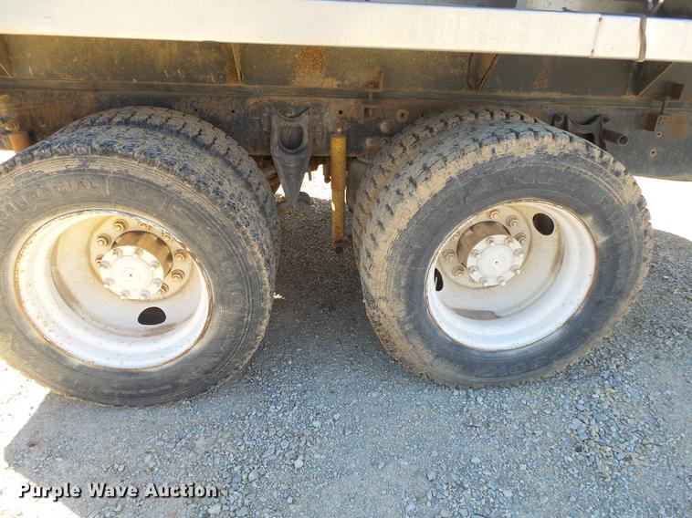 image for item DB7340 1994 International 9400 fertilizer tender truck