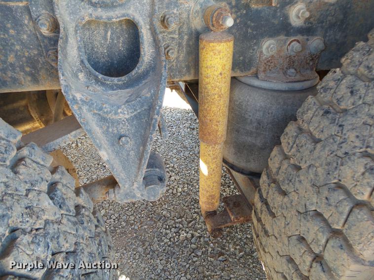 image for item DB7340 1994 International 9400 fertilizer tender truck