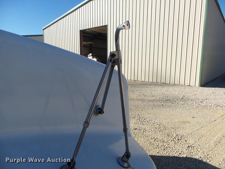 image for item DB7340 1994 International 9400 fertilizer tender truck