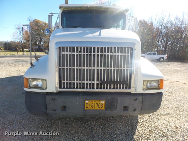 image for item DB7340 1994 International 9400 fertilizer tender truck