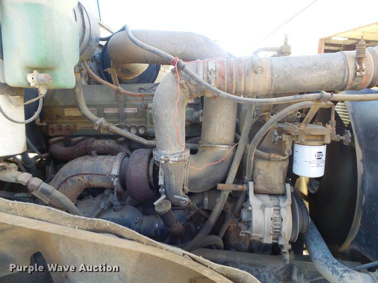 image for item DB7340 1994 International 9400 fertilizer tender truck