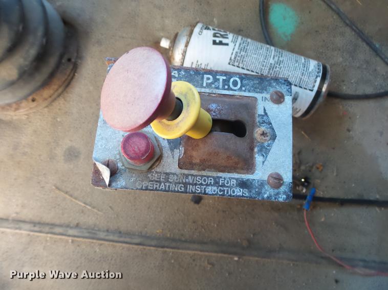 image for item DB7340 1994 International 9400 fertilizer tender truck