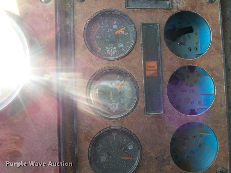 image for item DB7340 1994 International 9400 fertilizer tender truck