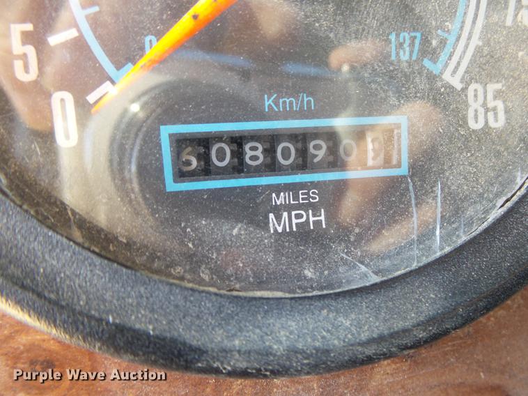 image for item DB7340 1994 International 9400 fertilizer tender truck