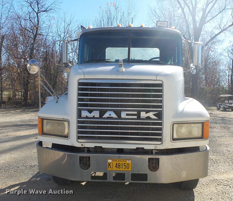 image for item DB7341 1998 Mack CH613 semi truck