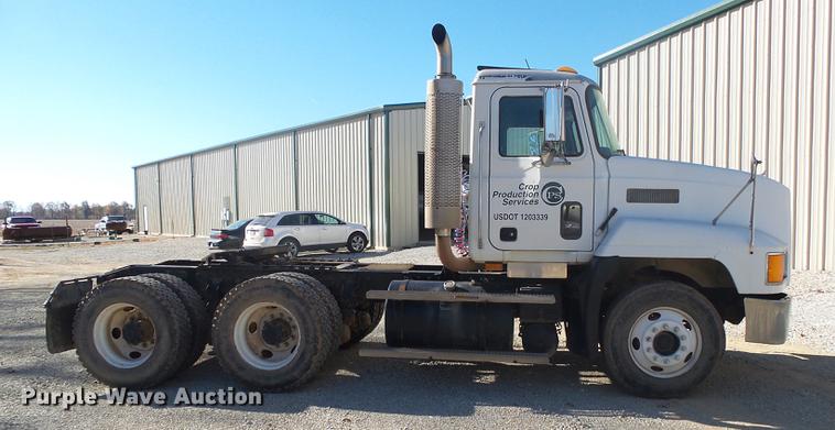 image for item DB7341 1998 Mack CH613 semi truck