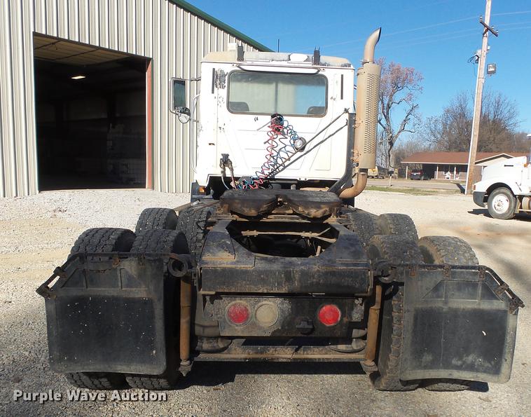 image for item DB7341 1998 Mack CH613 semi truck