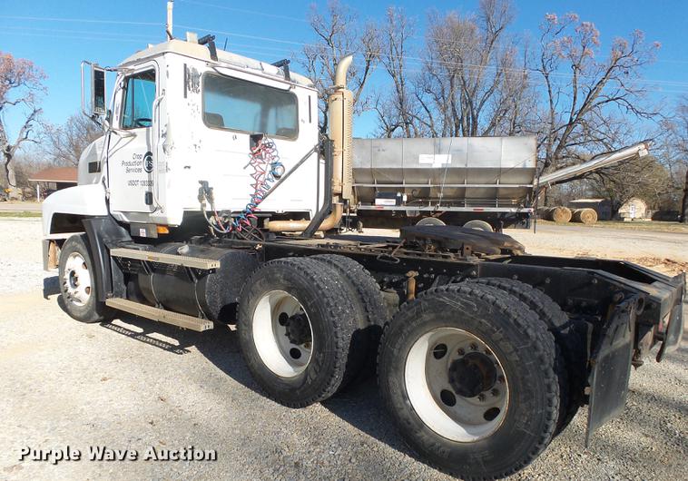 image for item DB7341 1998 Mack CH613 semi truck