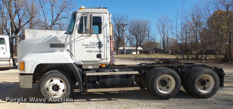 image for item DB7341 1998 Mack CH613 semi truck