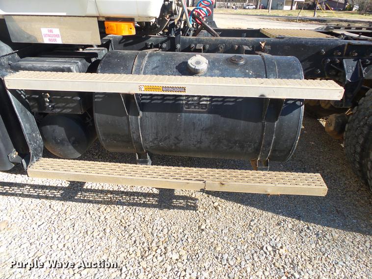 image for item DB7341 1998 Mack CH613 semi truck