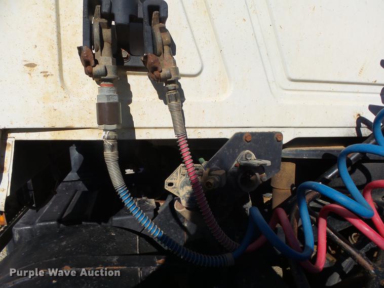 image for item DB7341 1998 Mack CH613 semi truck