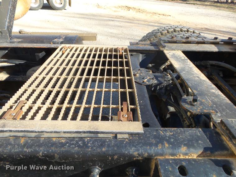 image for item DB7341 1998 Mack CH613 semi truck