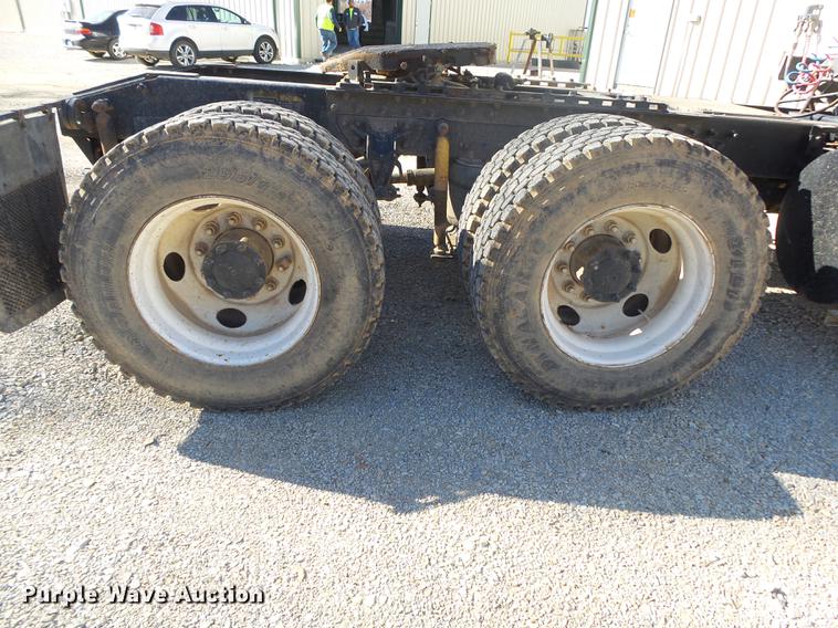 image for item DB7341 1998 Mack CH613 semi truck