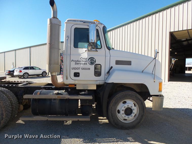 image for item DB7341 1998 Mack CH613 semi truck