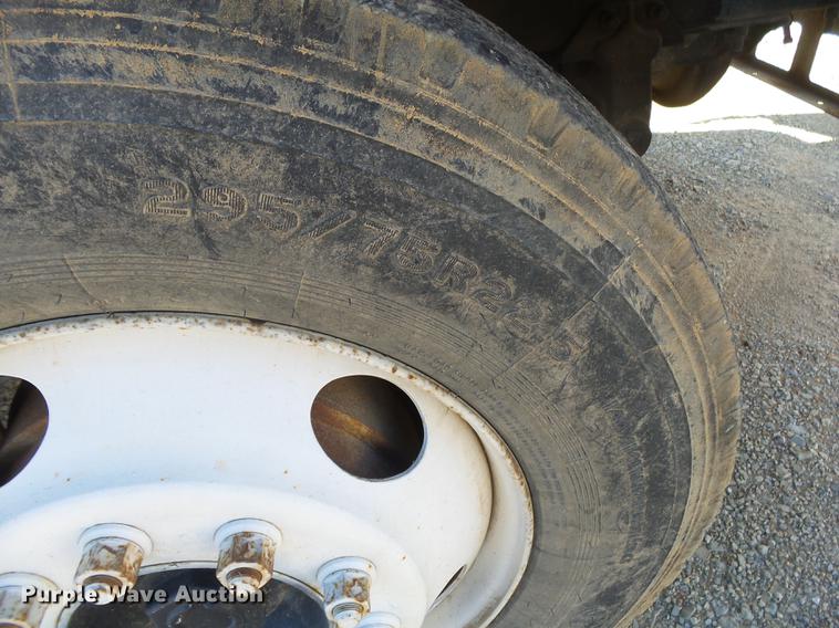 image for item DB7341 1998 Mack CH613 semi truck