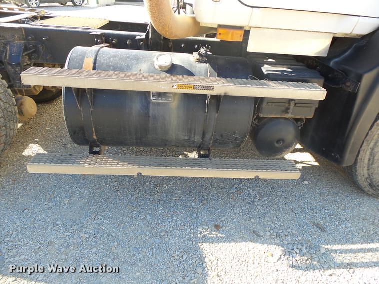 image for item DB7341 1998 Mack CH613 semi truck