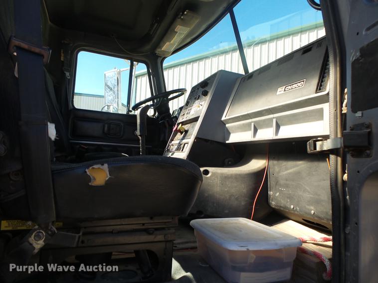 image for item DB7341 1998 Mack CH613 semi truck