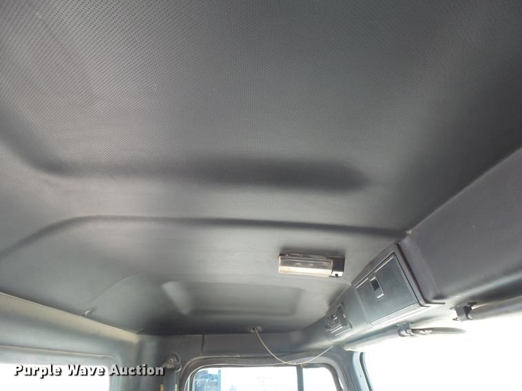 image for item DB7341 1998 Mack CH613 semi truck