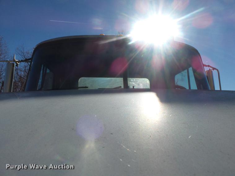 image for item DB7341 1998 Mack CH613 semi truck