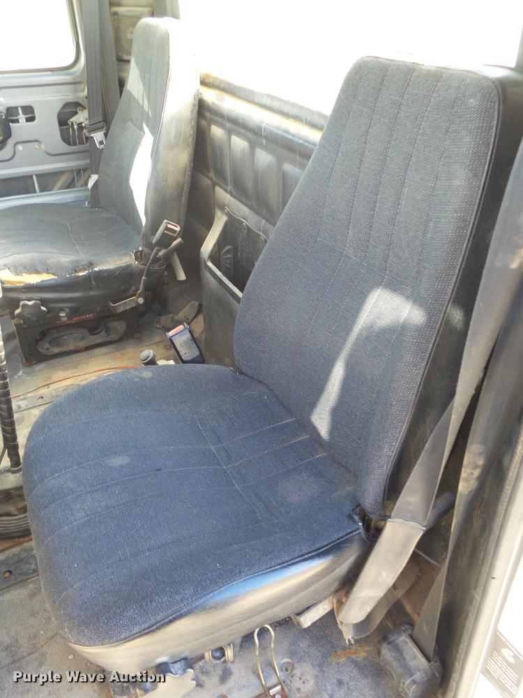 image for item DB7341 1998 Mack CH613 semi truck