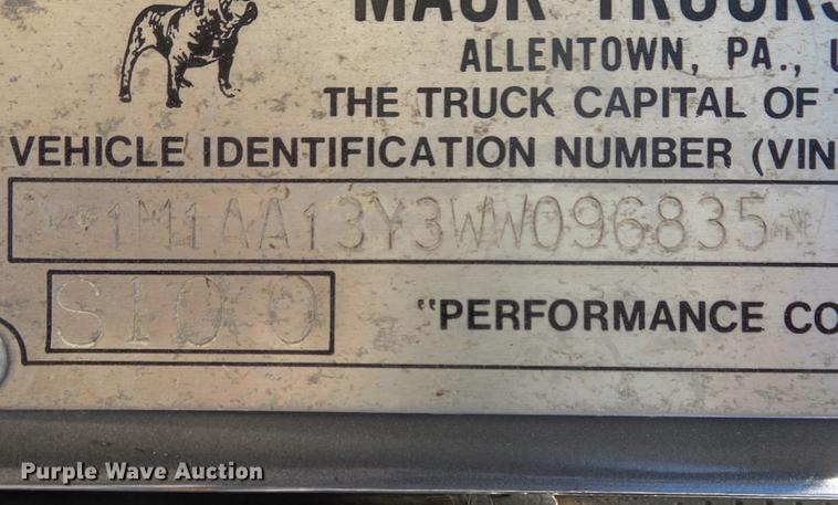 image for item DB7341 1998 Mack CH613 semi truck