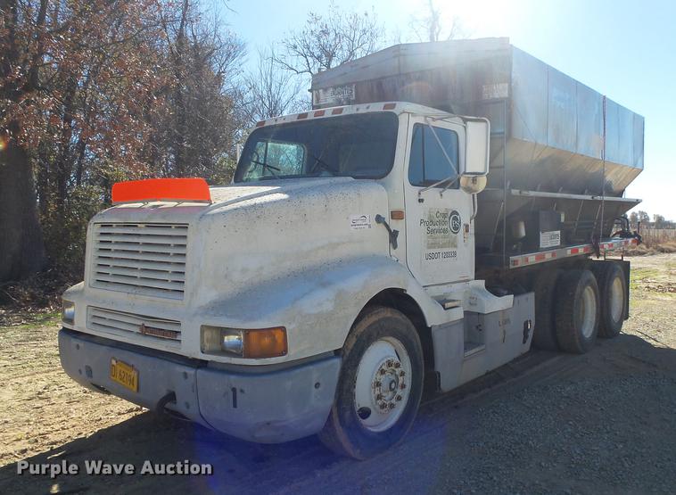 image for item DB7342 1990 International 8300 fertilizer tender truck