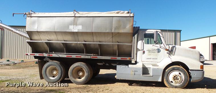 image for item DB7342 1990 International 8300 fertilizer tender truck