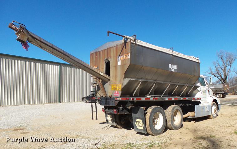 image for item DB7342 1990 International 8300 fertilizer tender truck