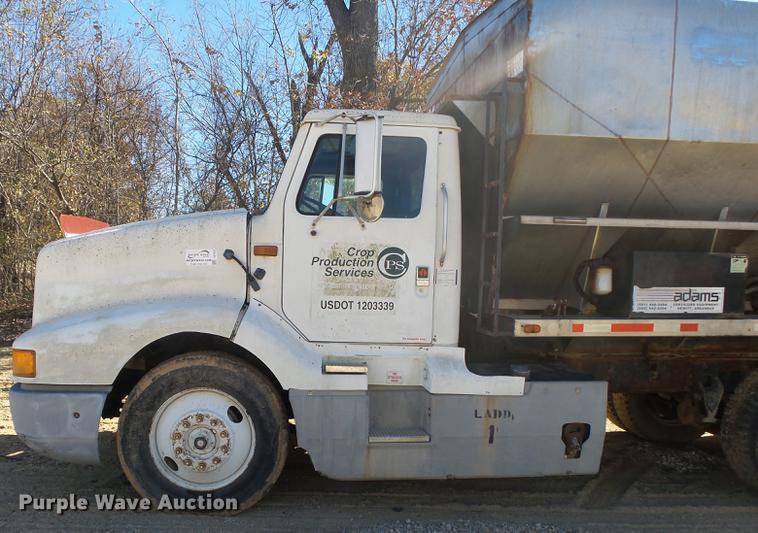 image for item DB7342 1990 International 8300 fertilizer tender truck