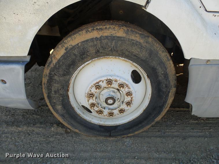 image for item DB7342 1990 International 8300 fertilizer tender truck