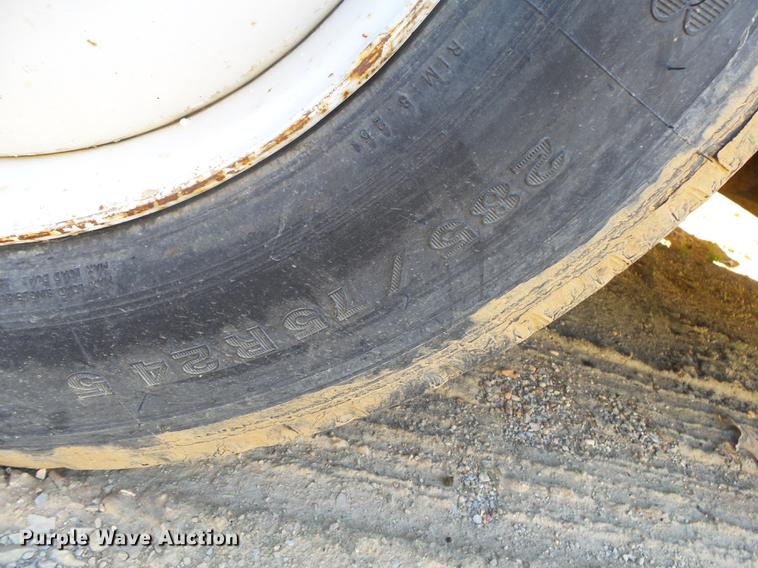 image for item DB7342 1990 International 8300 fertilizer tender truck