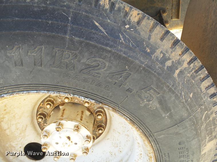 image for item DB7342 1990 International 8300 fertilizer tender truck