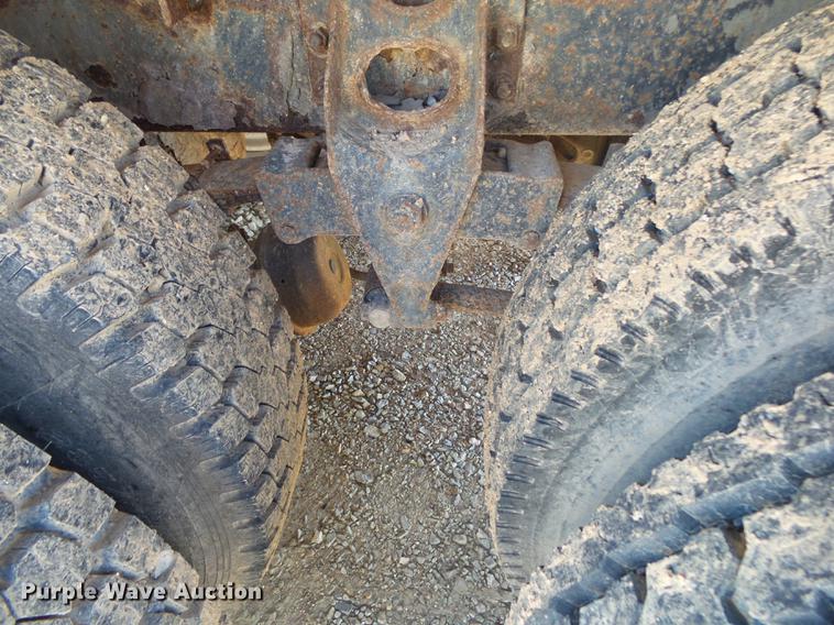 image for item DB7342 1990 International 8300 fertilizer tender truck