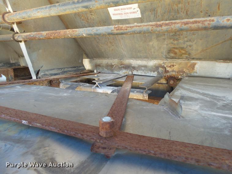 image for item DB7342 1990 International 8300 fertilizer tender truck