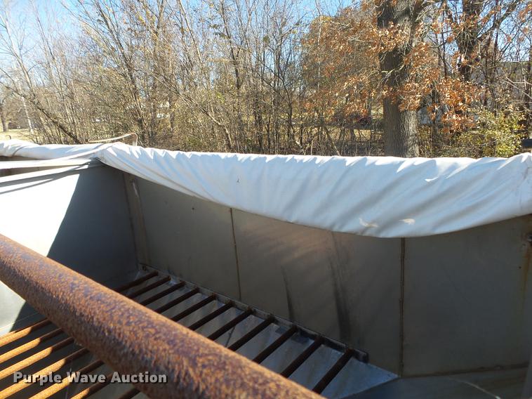 image for item DB7342 1990 International 8300 fertilizer tender truck