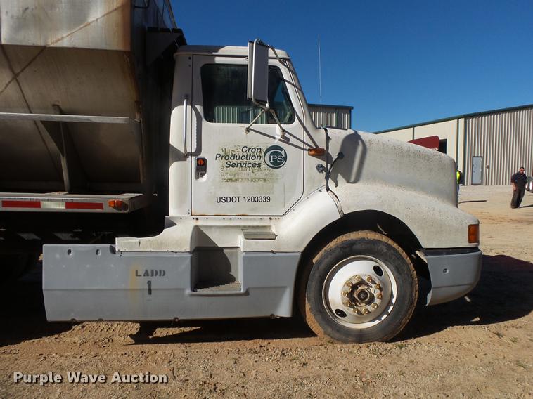 image for item DB7342 1990 International 8300 fertilizer tender truck