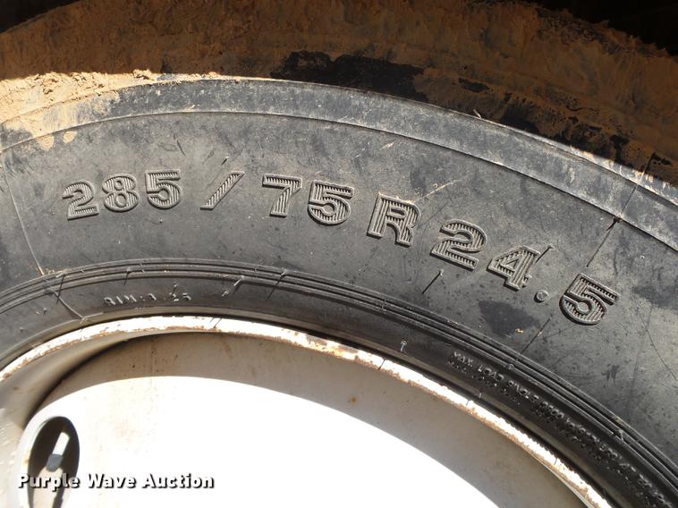 image for item DB7342 1990 International 8300 fertilizer tender truck