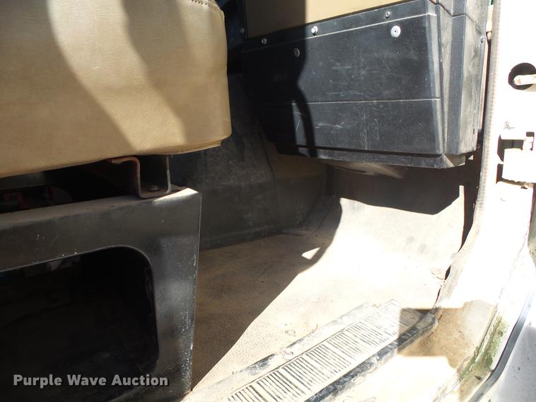 image for item DB7342 1990 International 8300 fertilizer tender truck