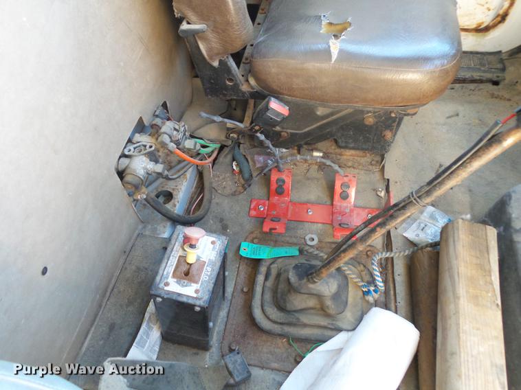 image for item DB7342 1990 International 8300 fertilizer tender truck