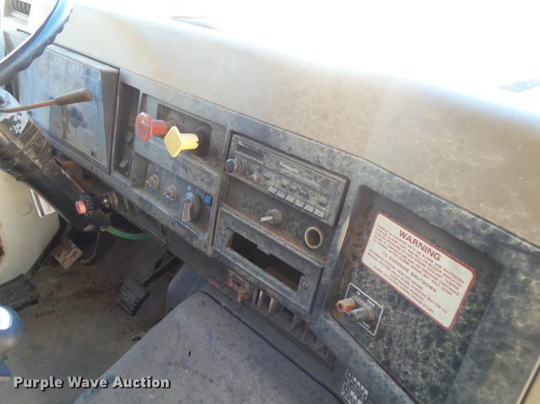 image for item DB7342 1990 International 8300 fertilizer tender truck