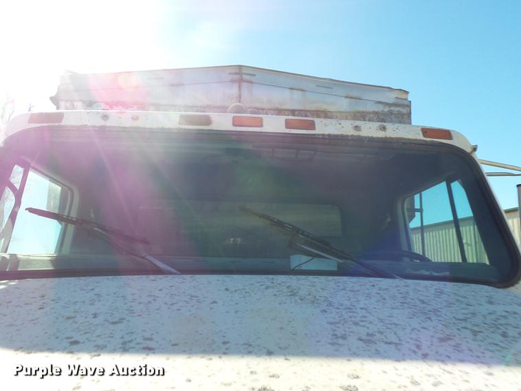 image for item DB7342 1990 International 8300 fertilizer tender truck