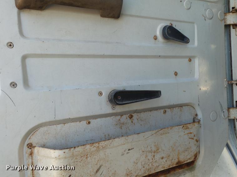 image for item DB7342 1990 International 8300 fertilizer tender truck