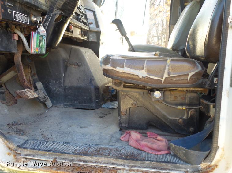 image for item DB7342 1990 International 8300 fertilizer tender truck