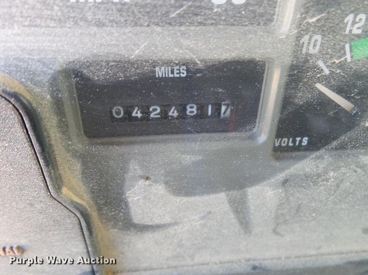 image for item DB7342 1990 International 8300 fertilizer tender truck