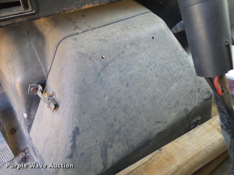 image for item DB7342 1990 International 8300 fertilizer tender truck