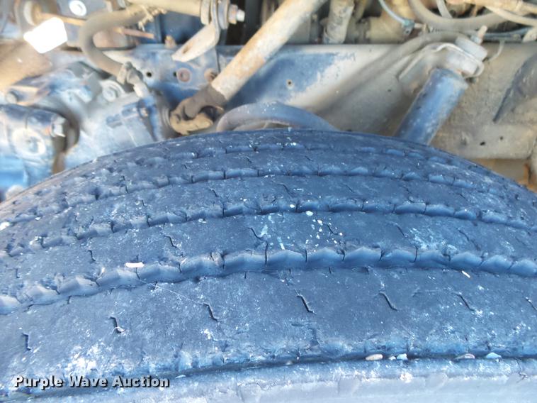 image for item DB7343 1988 International S2200 fertilizer tender truck