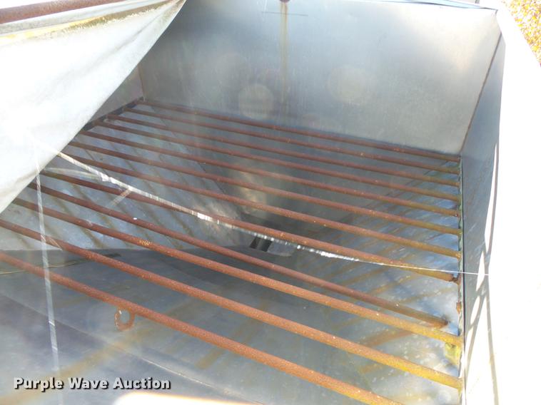 image for item DB7343 1988 International S2200 fertilizer tender truck