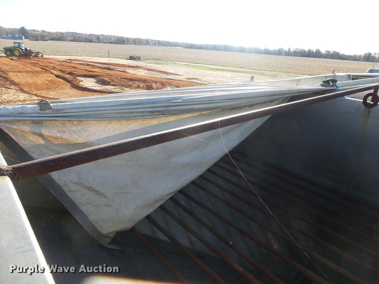 image for item DB7343 1988 International S2200 fertilizer tender truck