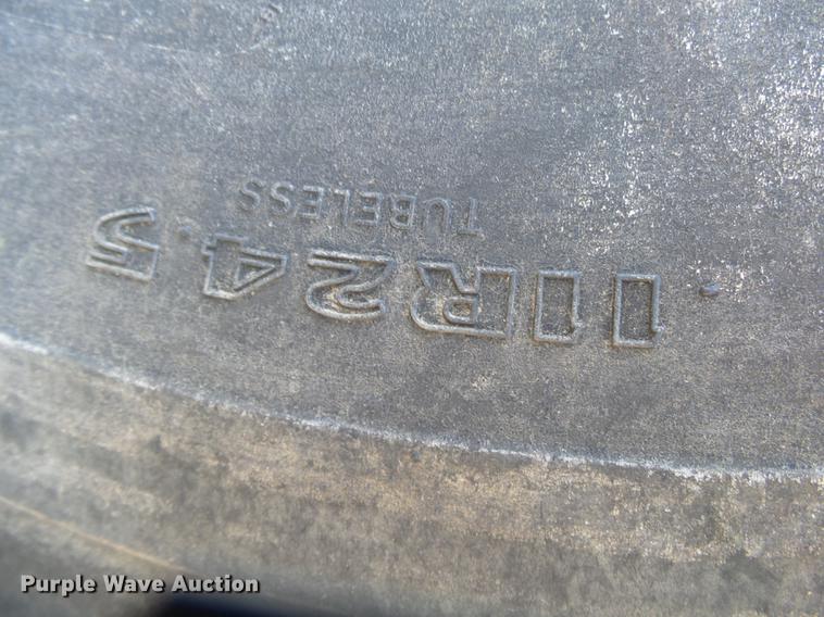 image for item DB7343 1988 International S2200 fertilizer tender truck