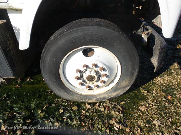 image for item DB7343 1988 International S2200 fertilizer tender truck